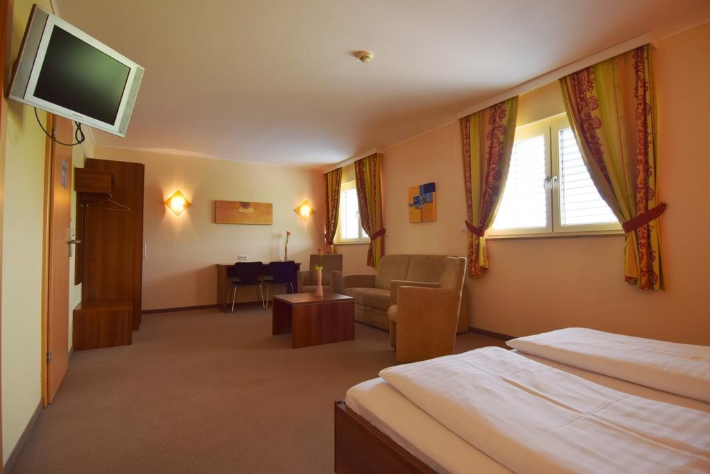 Hotel Weinland دونرسكرشن المظهر الخارجي الصورة