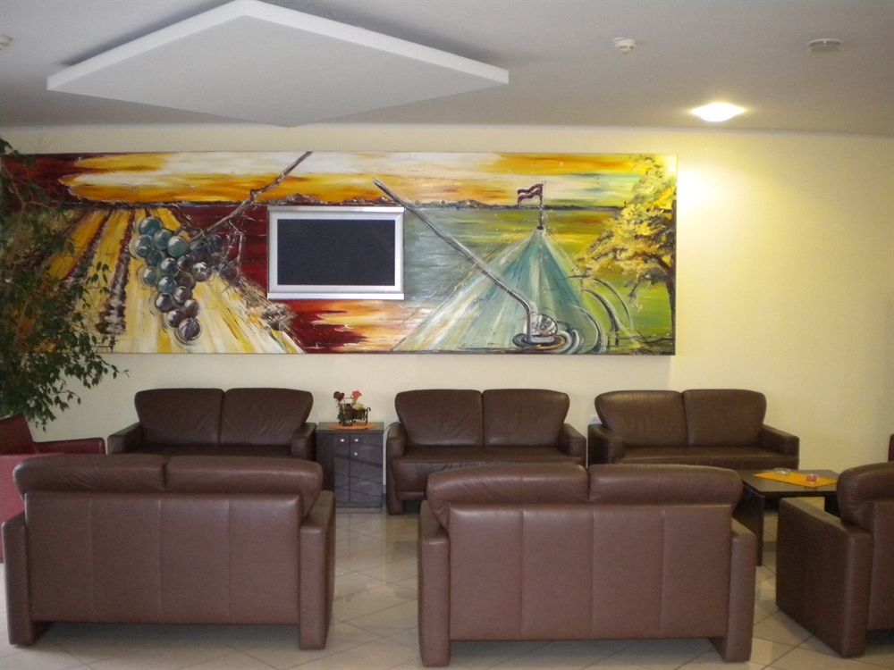 Hotel Weinland دونرسكرشن المظهر الخارجي الصورة