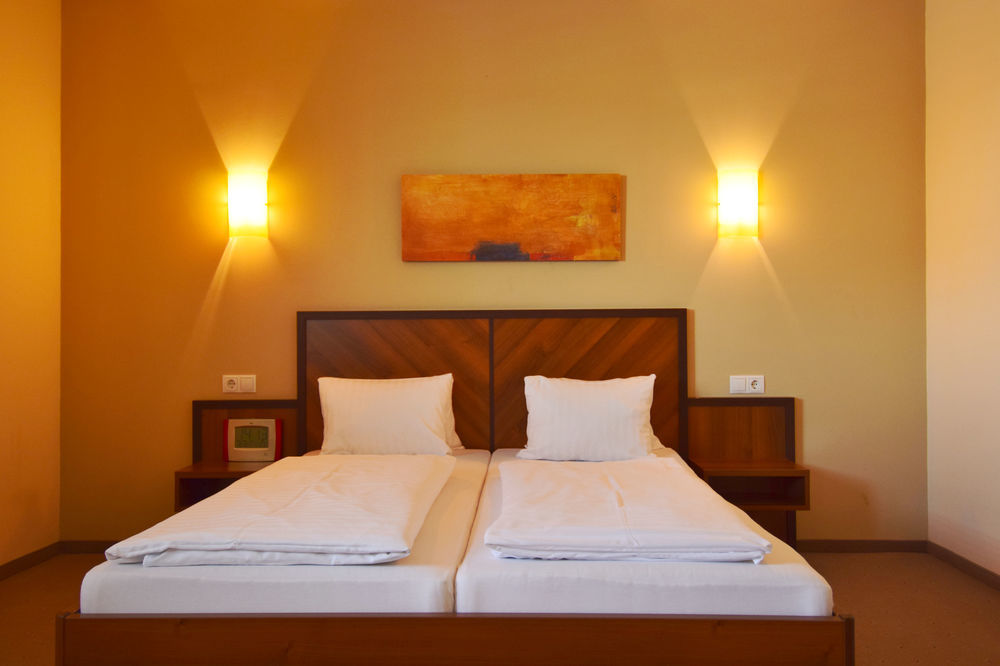 Hotel Weinland دونرسكرشن المظهر الخارجي الصورة