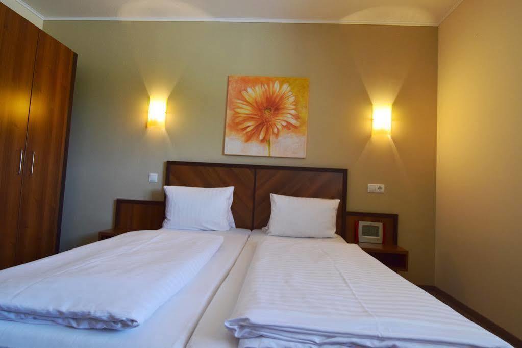 Hotel Weinland دونرسكرشن المظهر الخارجي الصورة